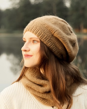 Camelowa czapka beretowa z wełny alpaki Parisian, Holy Alpaca Knit