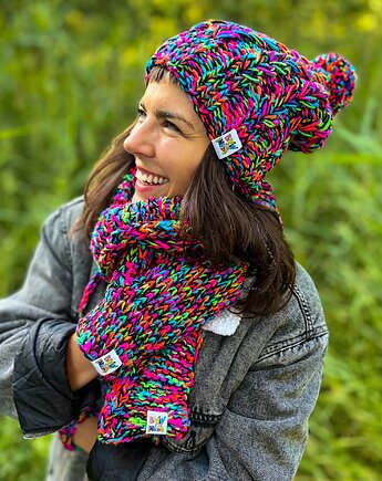 Czapka MERINO 34% ,,Czarne kolorki SMILE, Brain Inside