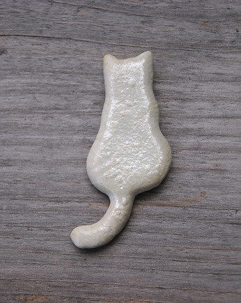 Ceramiczny magnes kot perłowy, Gliniana Koniczynka