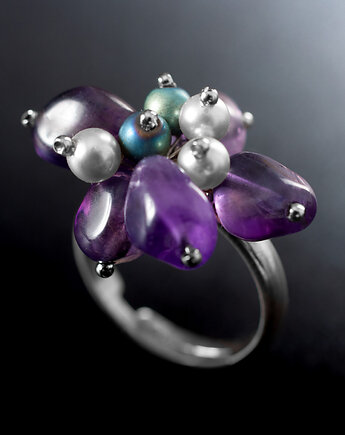 Srebrny pierścionek z ametystami i perełkami. [PP6], Anillito