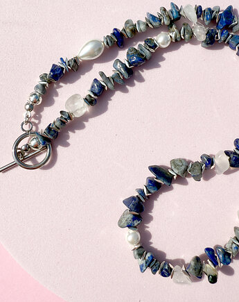 Naszyjnik z kamieni naturalnych: lapis lazuli, hematyt, perły, Twarda Sztuka