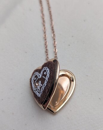 Otwierany naszyjnik - świąteczny pierniczek