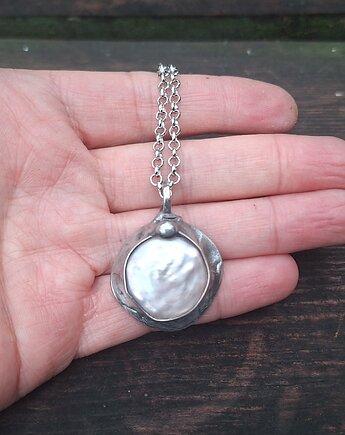 Perła po prostu - wisiorek, po drugiej stronie lustra