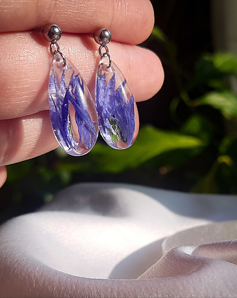 Kolczyki z zatopionymi płatkami chabrów, Figa handmade accessories
