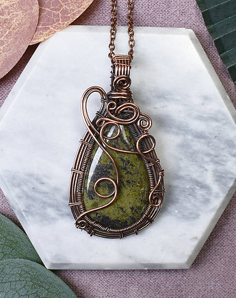 Miedziany wisiorek wire wrapping z zielonym jaspisem #463, Spirit Of Copper