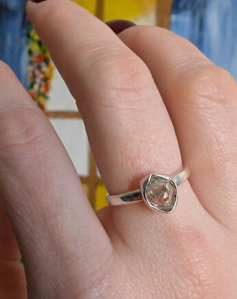 Pierścionek subtelny herkimer, Pracownia Neores