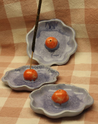 Podstawka na kadzidło kwiatek z kulką, ceramika ręcznie robiona, Lvvia ceramics