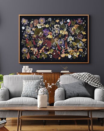 Botaniczny obraz z suszonych kwiatów, florystyczny obraz na czarnym tle, floralcollage