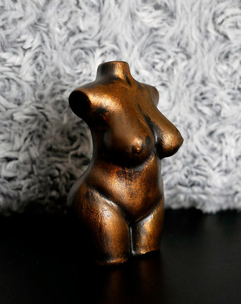 Rzeźba Kobieta o szerokich biodrach - wys. 9 cm metaliczne złoto, JBJart Justyna Jaszke