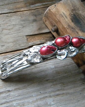 Czerwone perły  - klamra, Beata Trotter