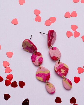 Wiszące łańcuszki w marmurkowy wzór, Dwie Gliny