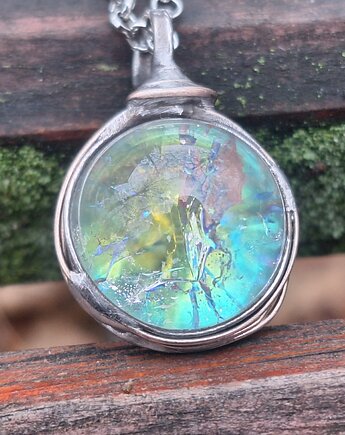 Lodowa kula - wisiorek, po drugiej stronie lustra