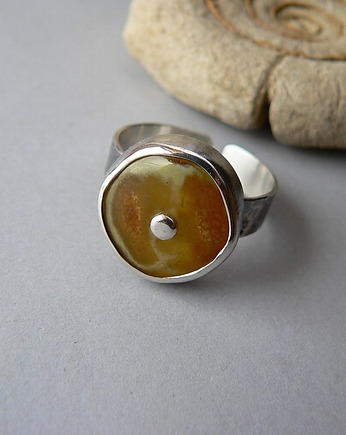 Pierścionek -bursztyn, Emilia Woźniak