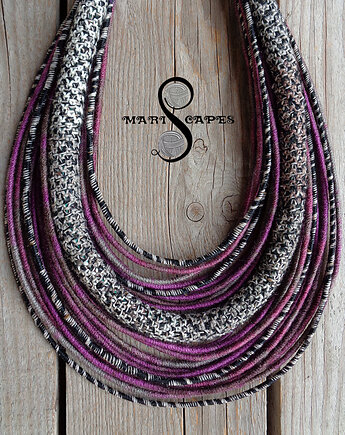 UNIKAT - śliwkowa masajka z ręcznie dzierganą na drutach liną, MARISCAPES