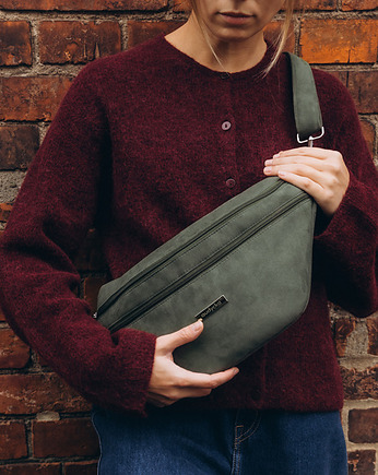 Nerka XL z grubego nubuku tapicerskiego w kolorze oliwkowym, Karolina Audycka