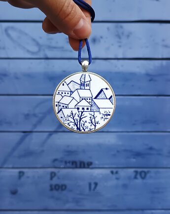 Naszyjnik w domki, biżuteria z talerzy