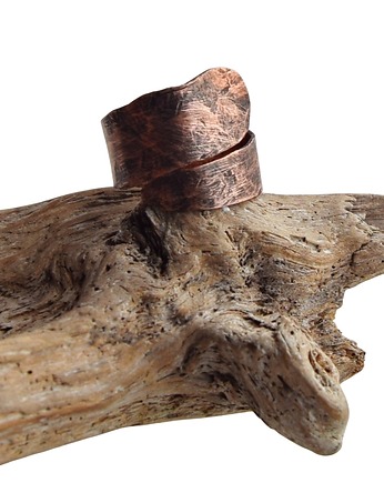 Pierścionek z kutej, oksydowanej miedzi /49/, Galeriai