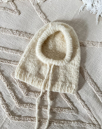 Kremowa balaclava boucle, SZYSZKA sztrykuje