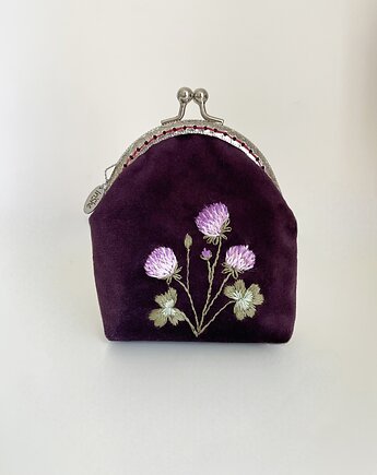 Portmonetka damska Kwiat koniczyny, portfelik welurowy haftowany, IriShe Jewelry