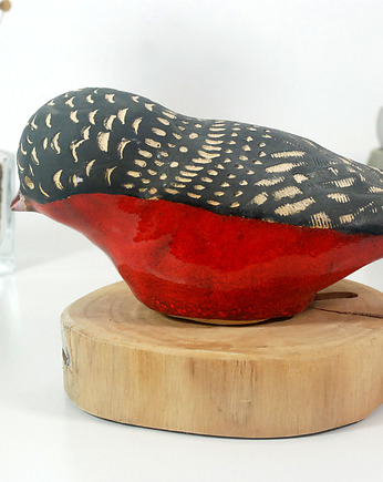 Czerwony gil - ceramiczna dekoracja półki, 10FingersArt