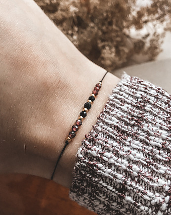 Bransoletka Burgundy z granatu i turmalinu na jedwabnej nici, Tiny Stone