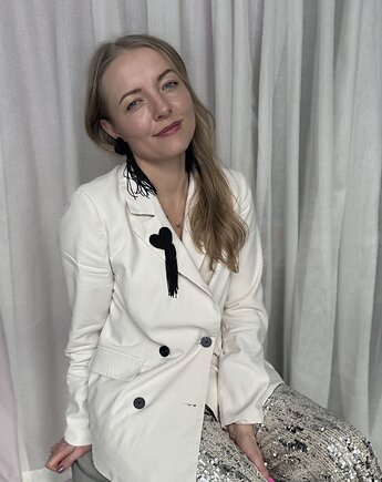 Broszka serce czarne z chwostem, mahabi