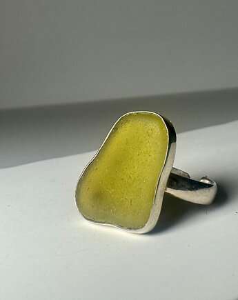 Srebrny pierścionek regulowany ze szkłem morskim, bluewavestudio