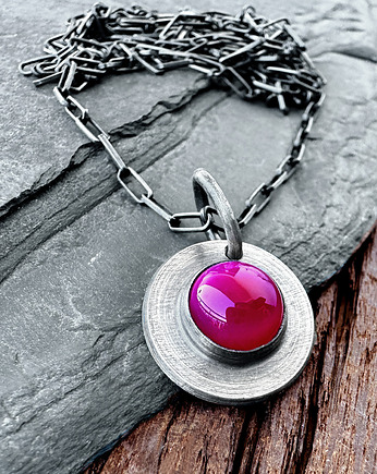 Srebrny wisiorek tribal z kamieniem agat fuksja, SHAMBALA