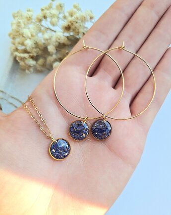 Wisiorek z żywicy z suszonymi kwiatami płatki chabra, Kwiat Paproci