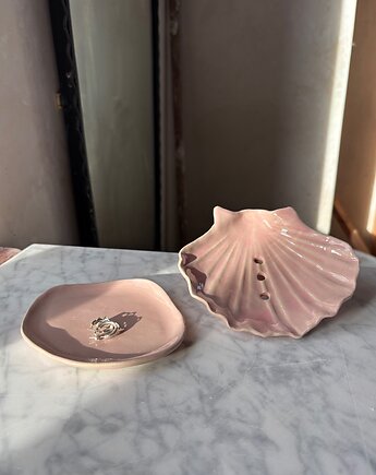 Ceramiczna Mydelniczka Handmade Muszelka Muszla z Odpływem Różowa, Maison Fragile