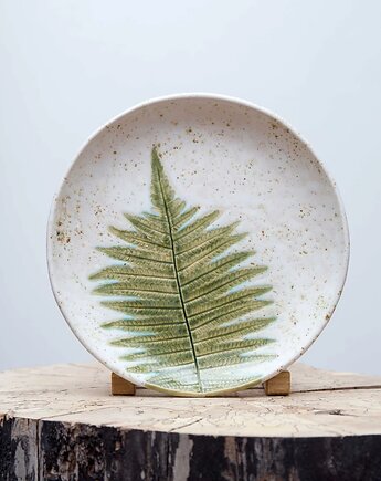 Talerz z odbitą paprocią, studnia ceramiczna
