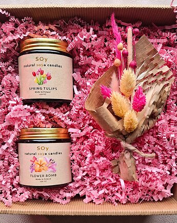 Prezent ze świecami sojowymi i bukietem kwiatów, SOy