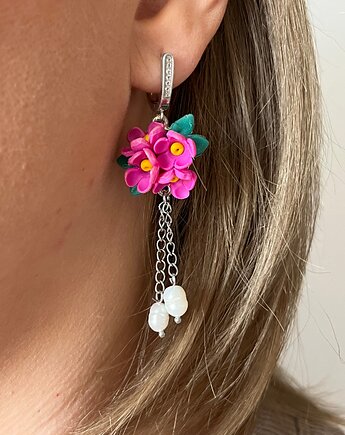 Ręcznie robione kolczyki z niebieskimi kwiatkami i perłami, MariaPolymer