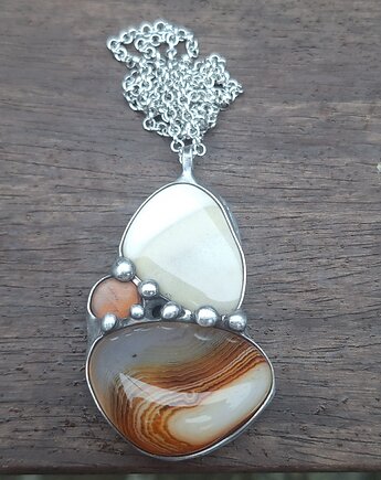 Krzemień i agat - wisiorek, po drugiej stronie lustra
