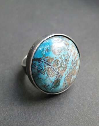 Pierścień Globe z chryzokolą, Memero