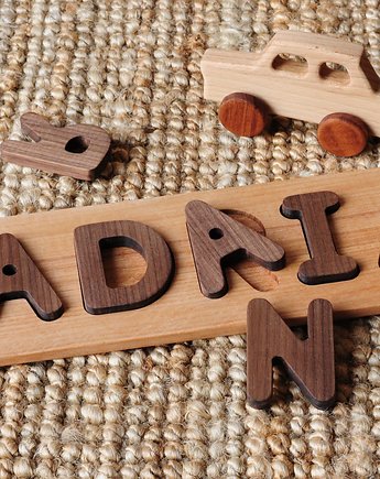 Układanka z imieniem - drewniane puzzle z literami, OSOBY - Prezent dla dwulatka