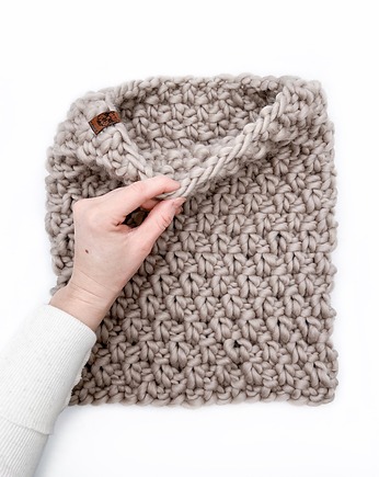 Beżowy komin z grubej wełny peruwiańskiej, Holy Alpaca Knit