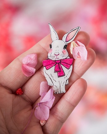 Broszka Pani zającowa Lucyna, Pintura