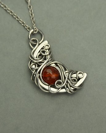 Wisiorek księżyc czerwony karneol wire wrapping, Agata Rozanska