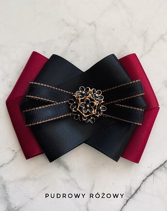 Klasyk! Brosza  z delikatnymi czarno złotymi kwiatkami, Pudrowy Różowy