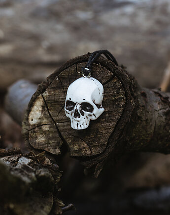 Wisior Czaszka, Nest of Bones
