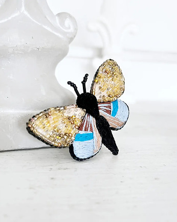Broszka MOTYL 10 ręcznie haftowana przypinka ćma owady, HAART