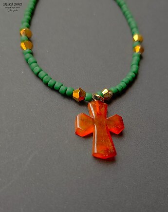 Uroczy bursztynowy krzyżyk ręcznie wycięty. Dla delikatnej osoby