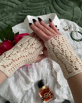 Mitenki koronkowe kremowe motyw roślinny, Księżycowa ćma