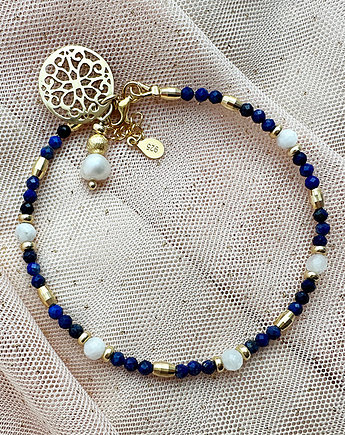 Bransoletka z lapis lazuli , granatowa bransoleta z perłą i rozetą, Anemon Atelier