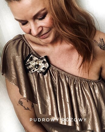 Brosza z czarnym owadem z kryształami New, Pudrowy Różowy