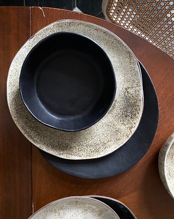 Śniadaniowy zestaw misek i talerzyków piaskowo - czarne, Jot ceramika