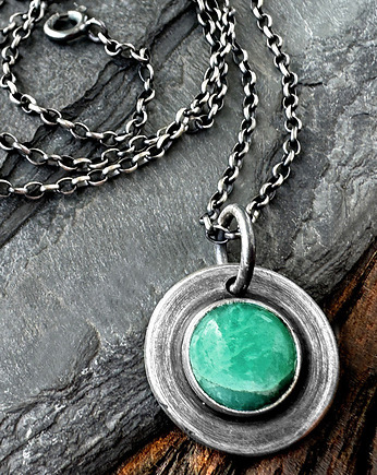 Srebrny wisiorek tribal z kamieniem, SHAMBALA