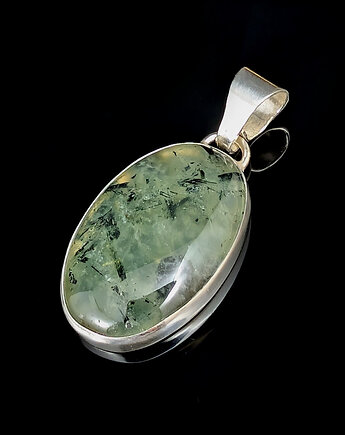 Zielony prehnit z turmalinem, Pracownia Neores