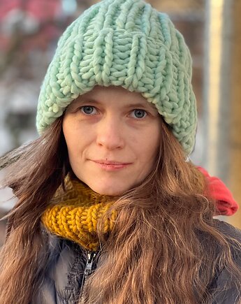Gruba zimowa czapka z wełny peruwiańskiej pistacjowa, Made by Jaga